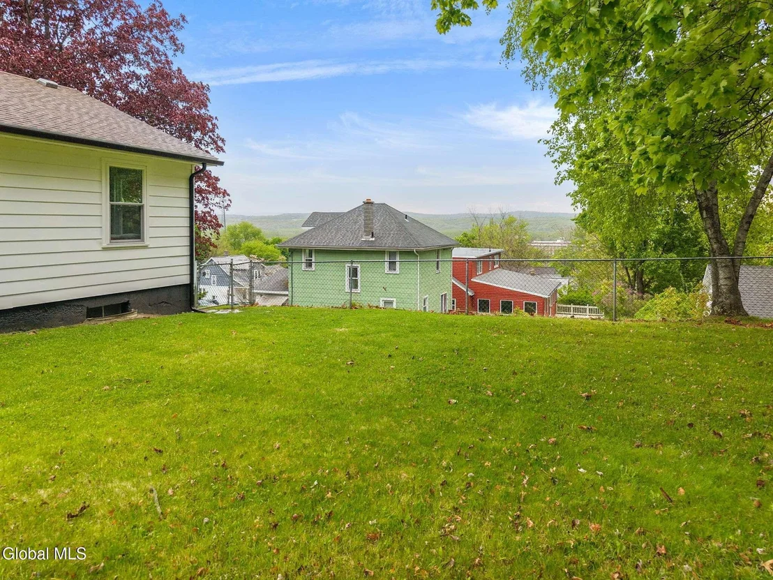 Photo of 34 Wolfert Avenue