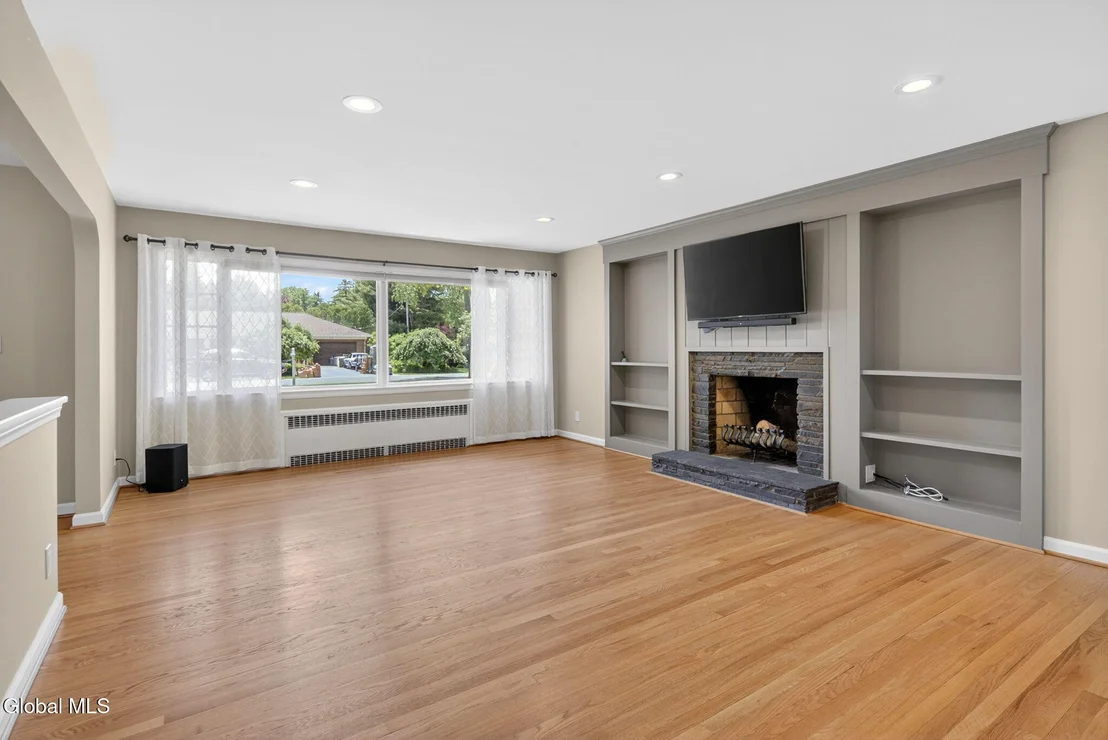 Photo of 10 Willo Lane