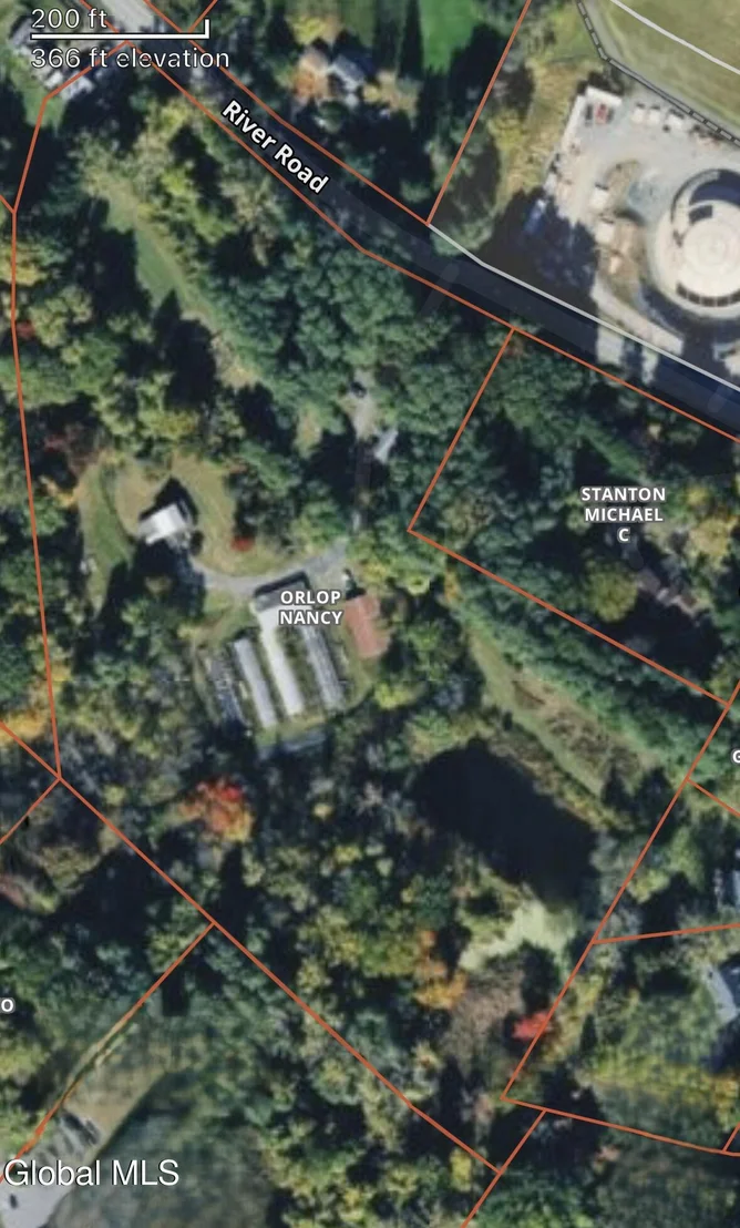 Photo of 4072 River Road