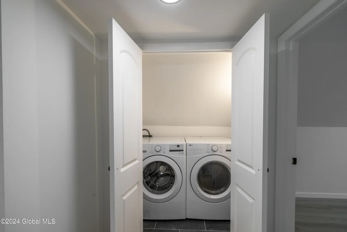 Photo of 1025 Peter Road