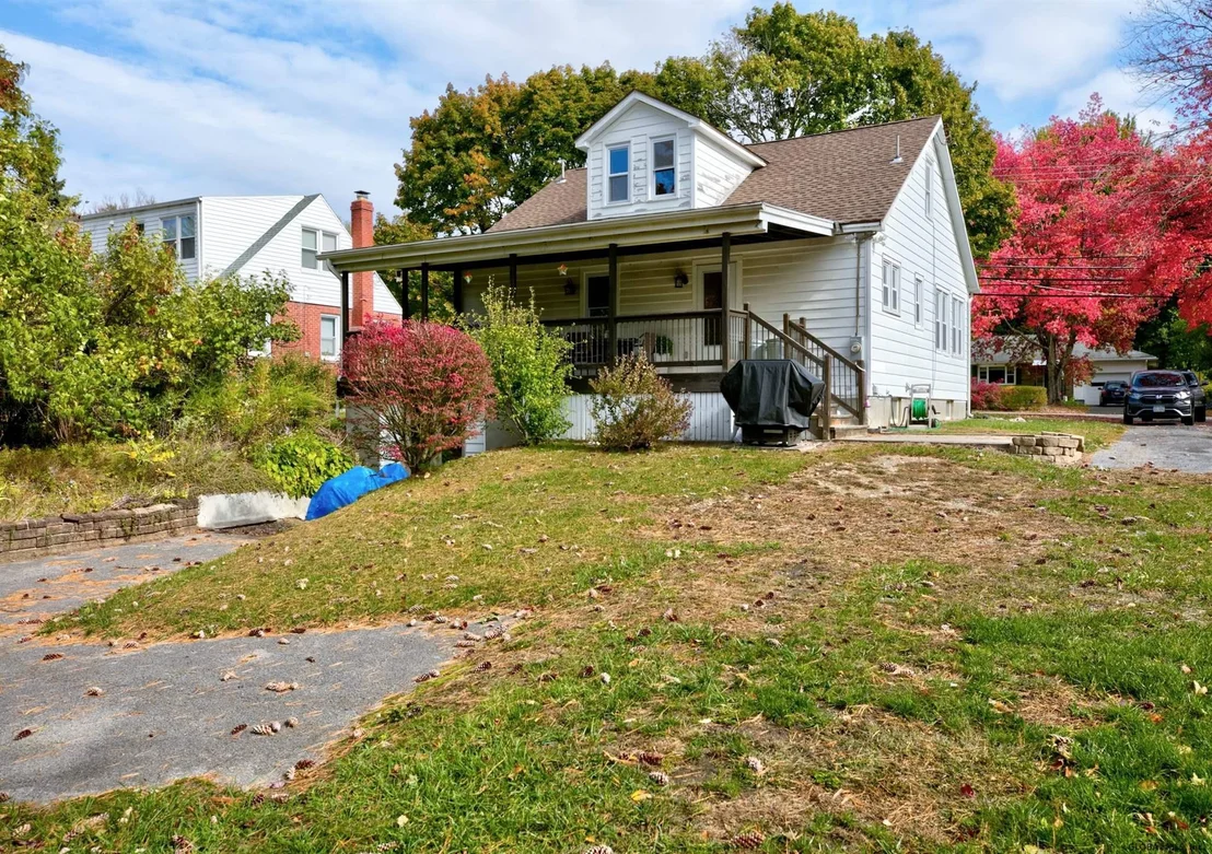 Photo of 286 BLOOMINGROVE Drive