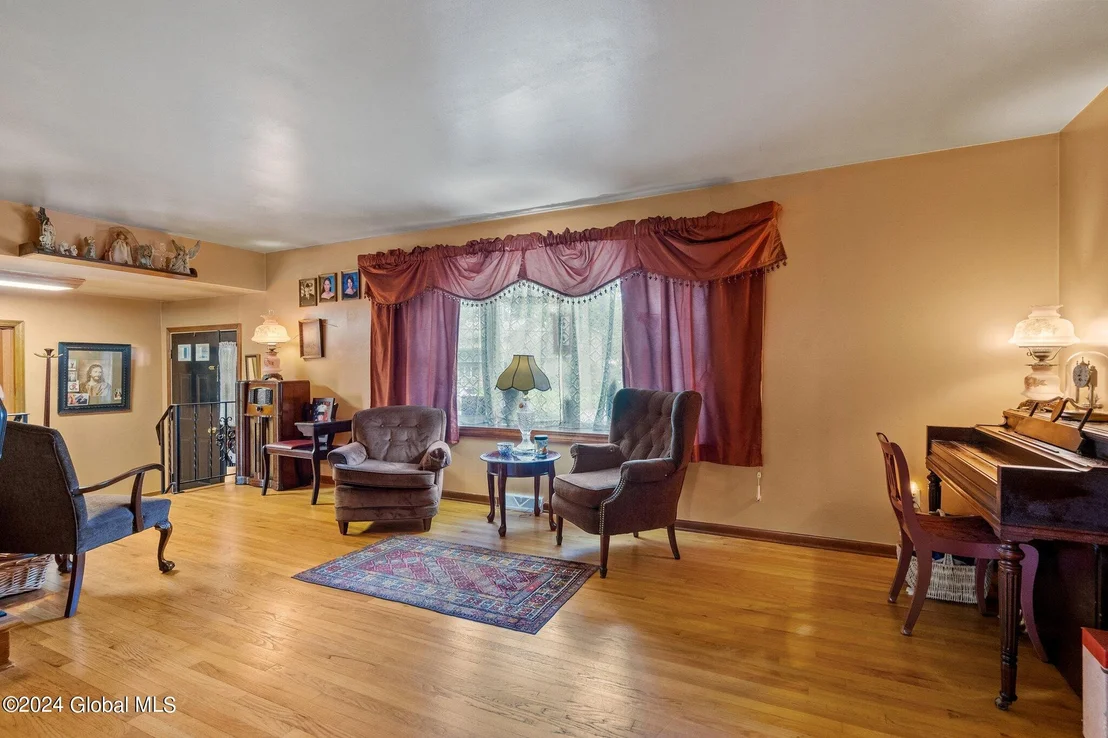 Photo of 136 Fabian Drive