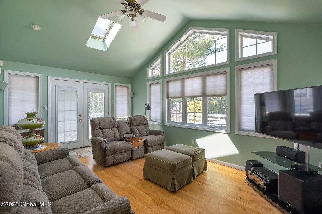 Photo of 1054 Theodore Road