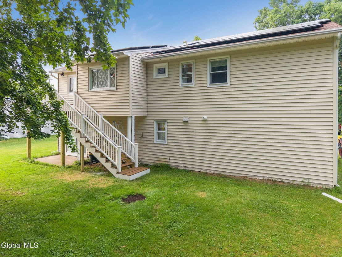 Photo of 1358 Maple Hill Road