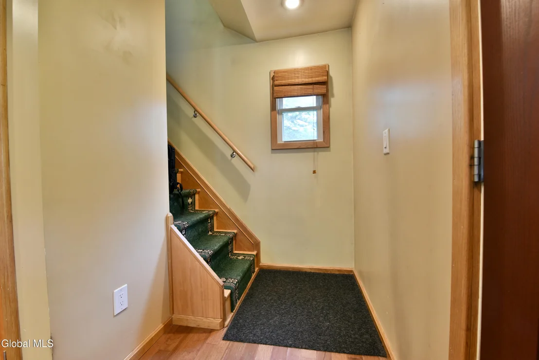 Photo of 87 Lasher Road