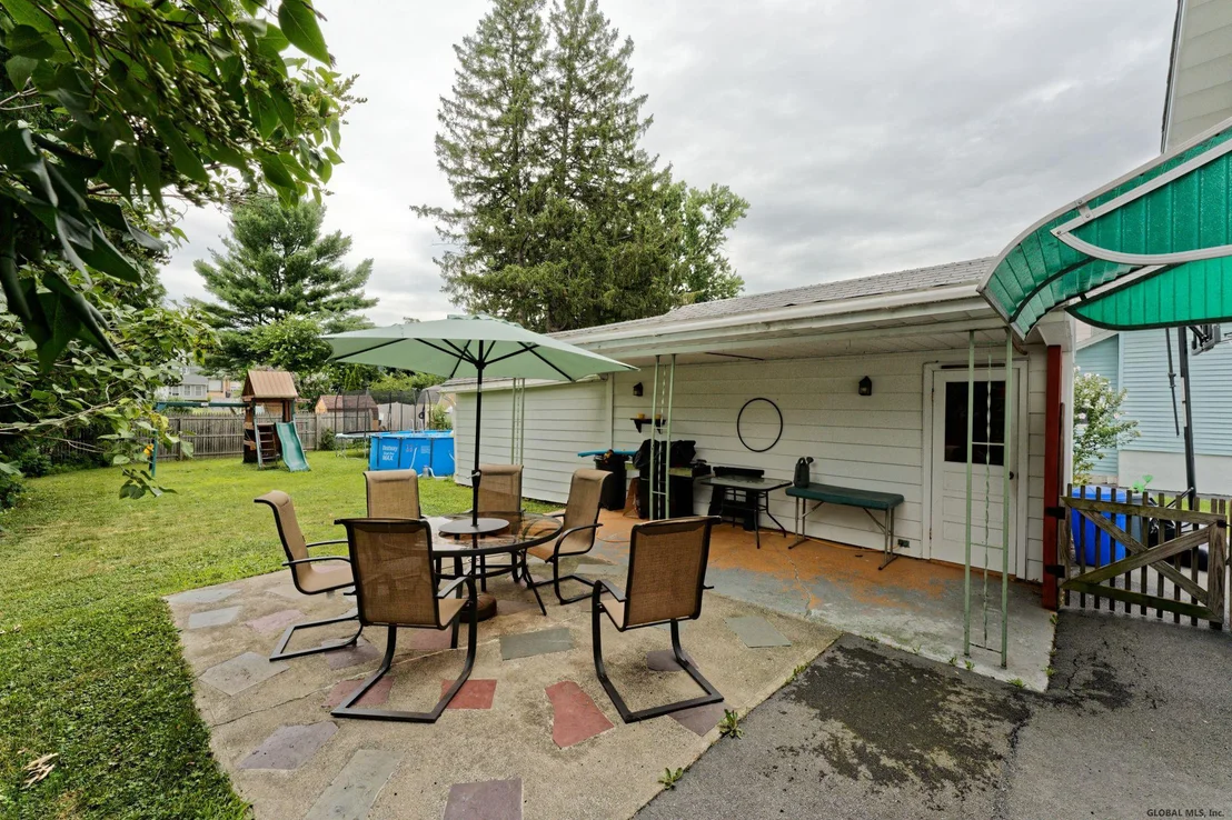 Photo of 308 SANDERS Avenue