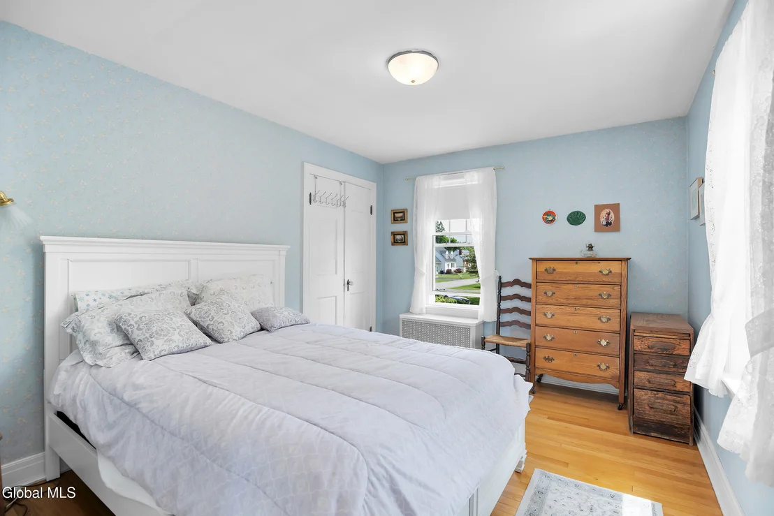 Photo of 723 Sanders Avenue