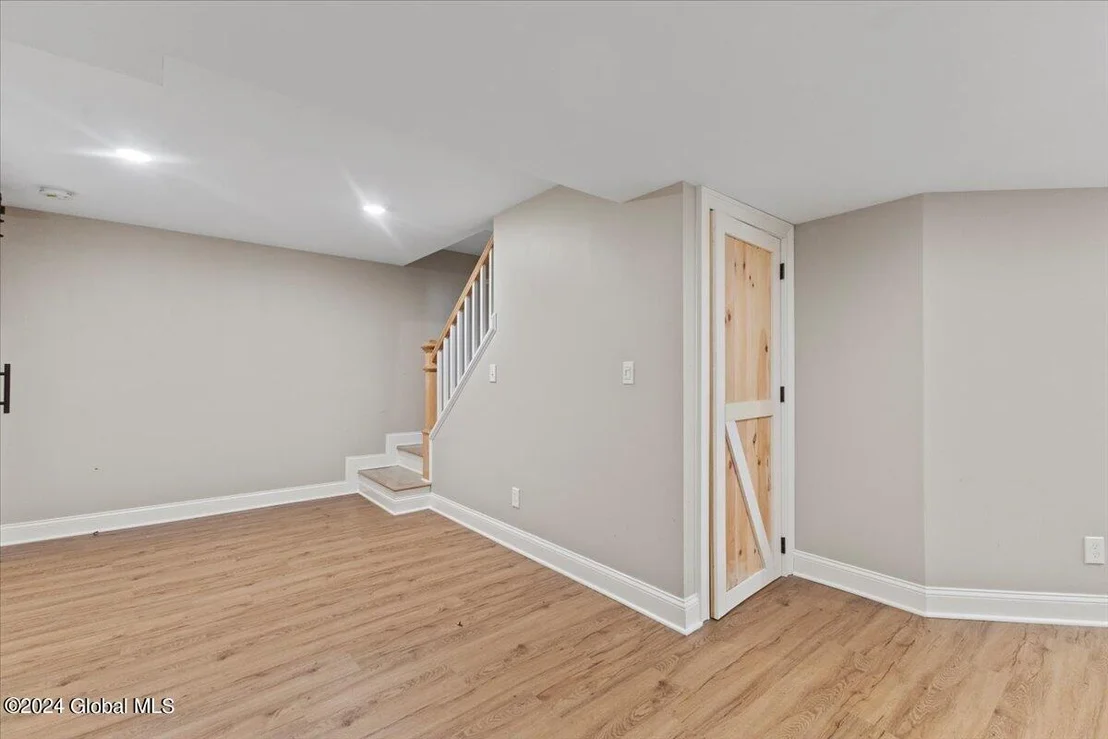Photo of 927 Mac Arthur Drive
