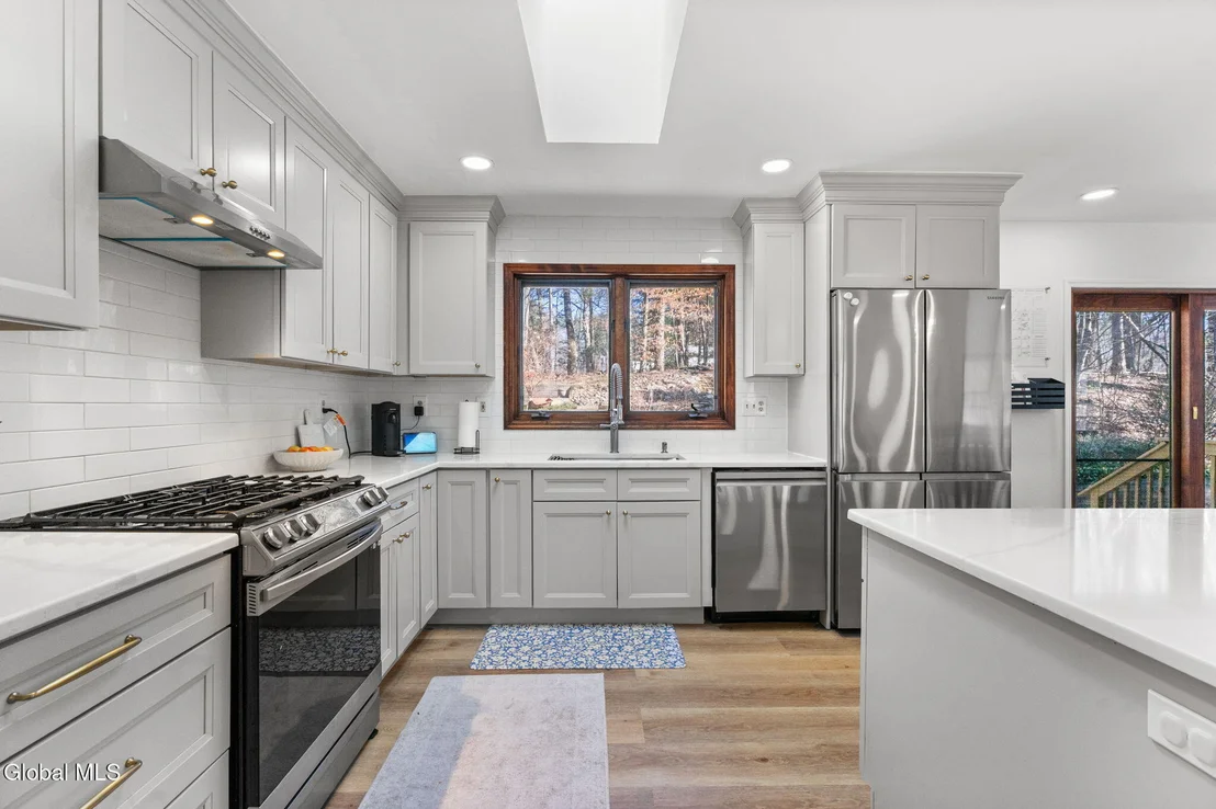 Photo of 19 Crown Point