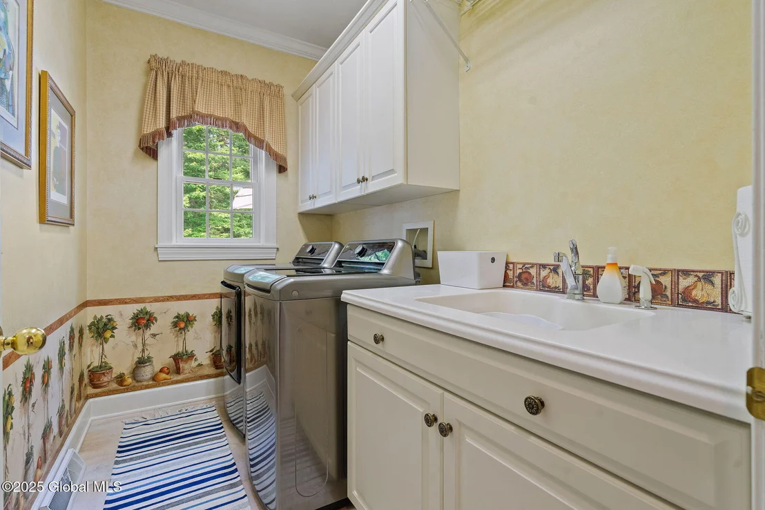 Photo of 428 Ridgehill Road