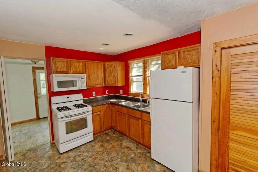 Photo of 3152 N Thompson Street