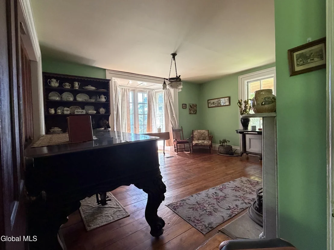 Photo of 2056 Creek Road