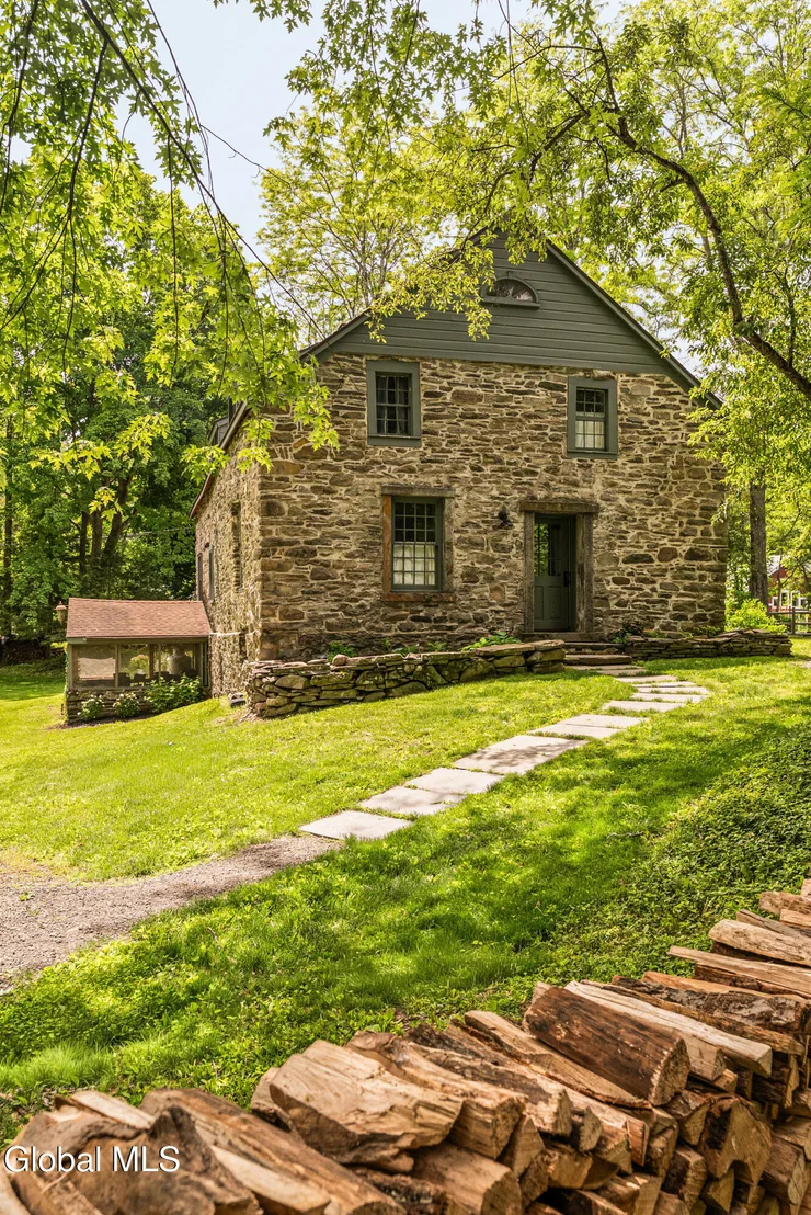 Photo of 204 Ashokan Road