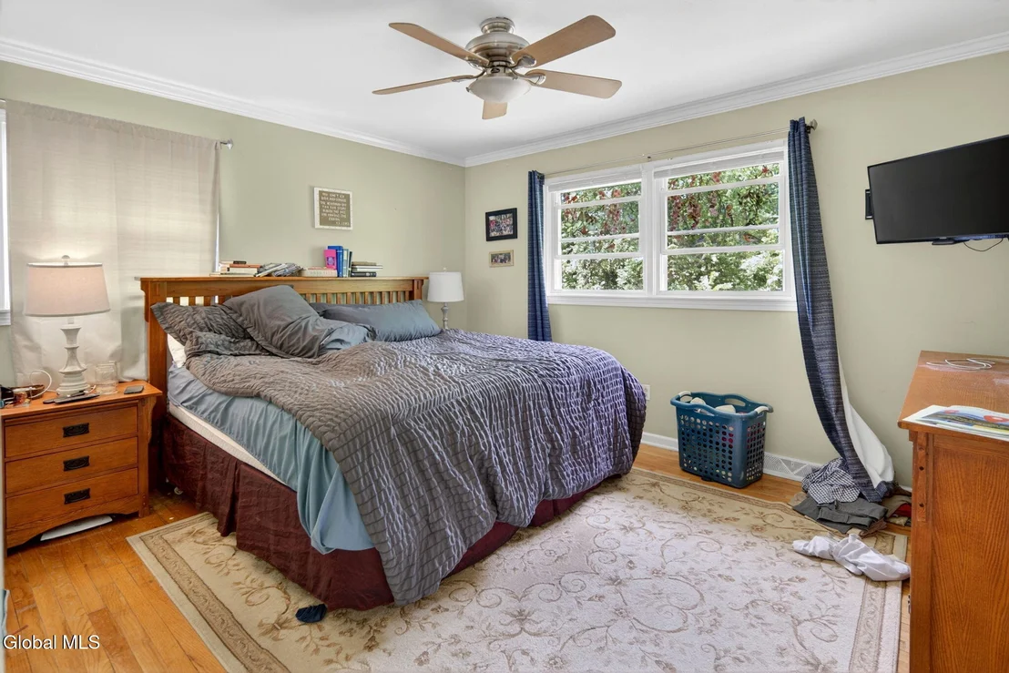 Photo of 8 Amy Lane