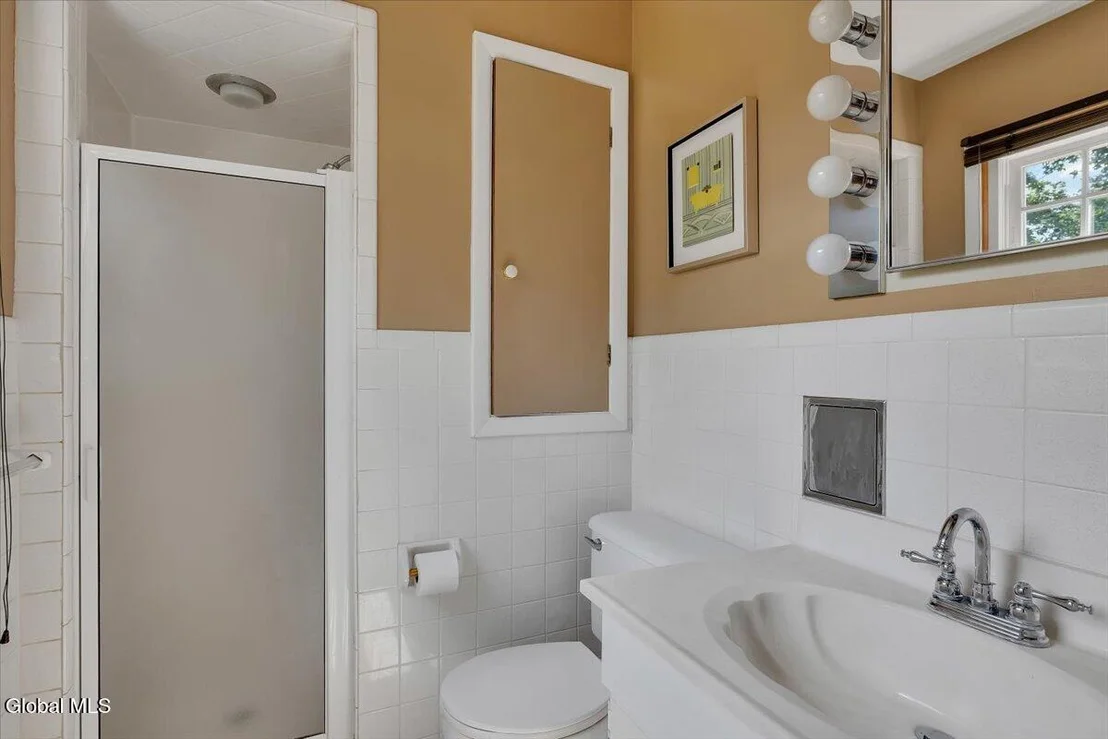 Photo of 109 Oakwood Drive
