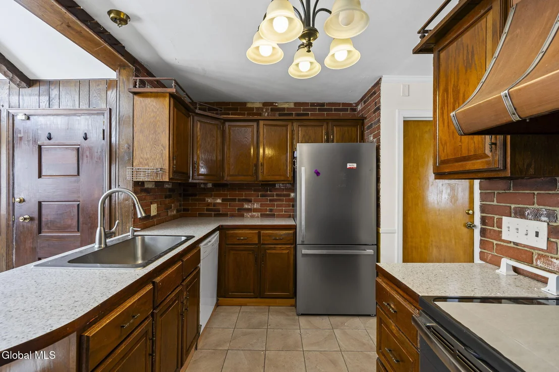 Photo of 173 Marshall Avenue