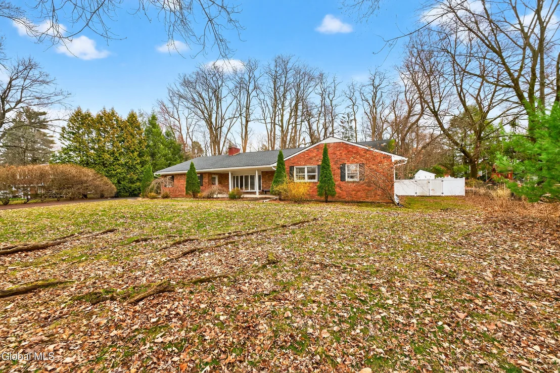 Photo of 7 N Maple Lane