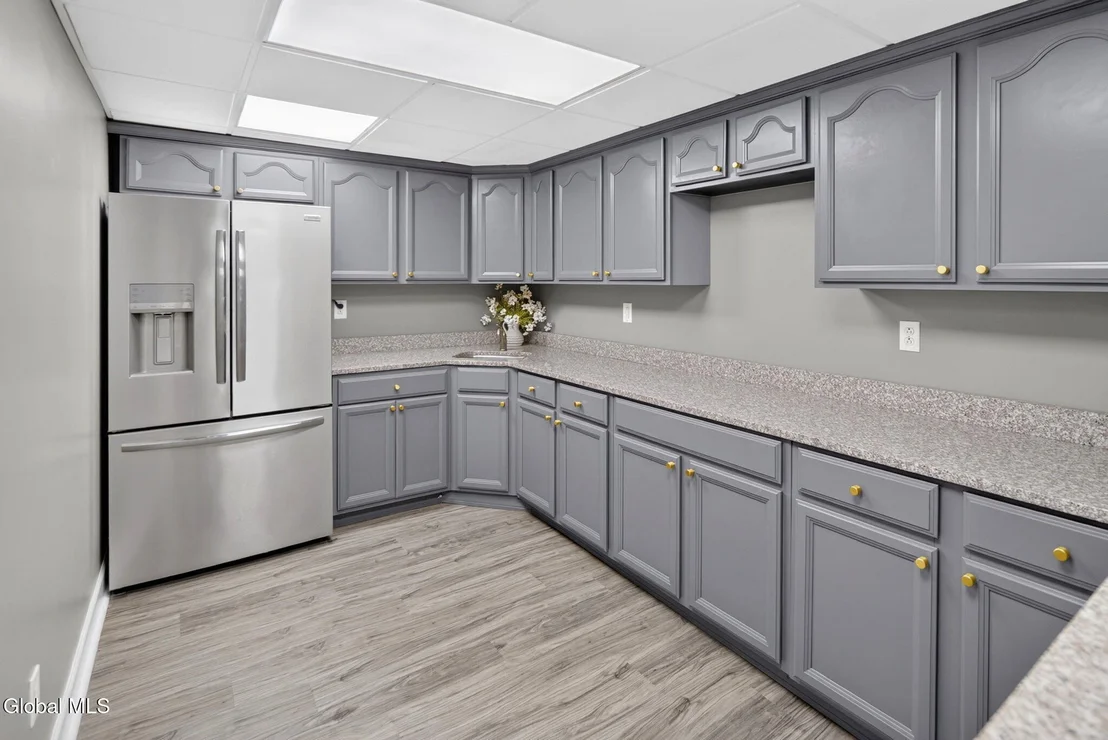 Photo of 245 Menlo Park Road