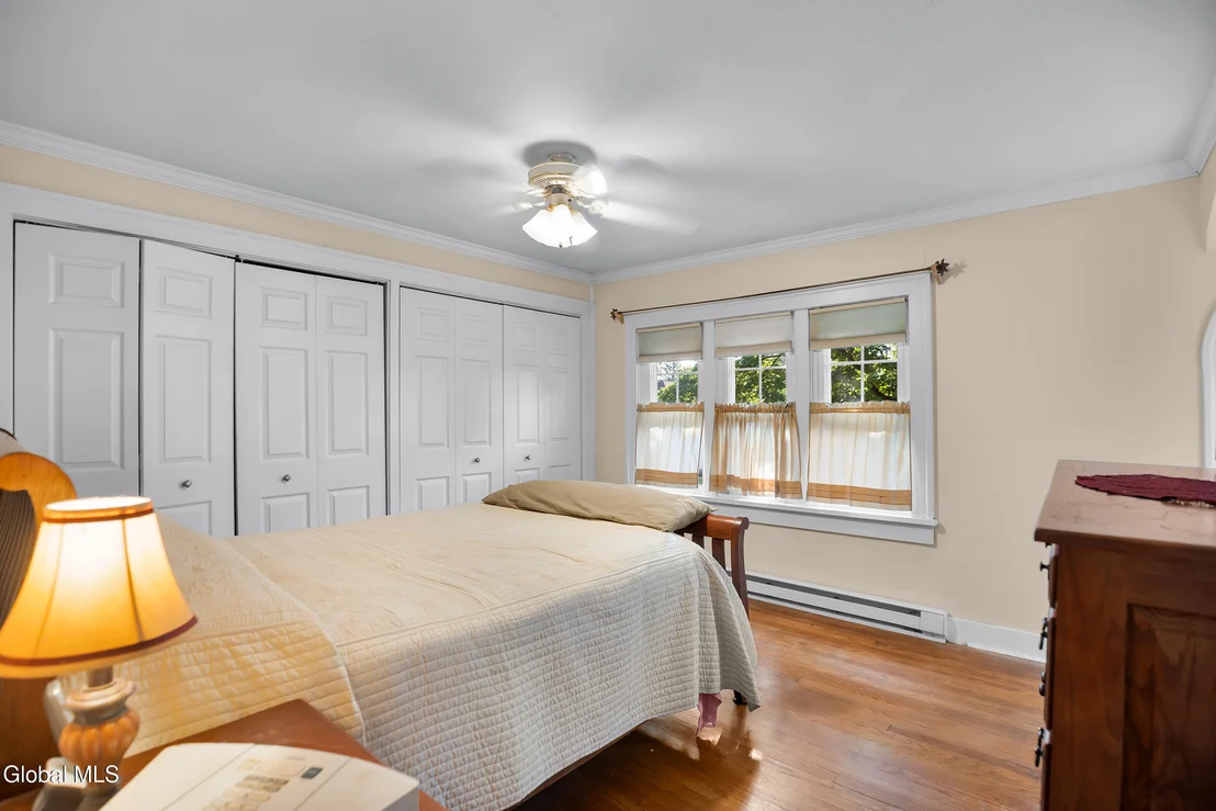 Photo of 820 Central Parkway