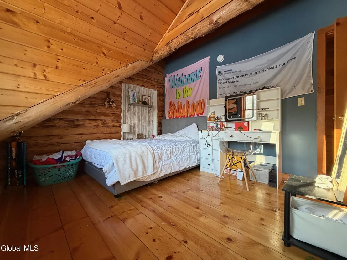 Photo of 75 Forest Way