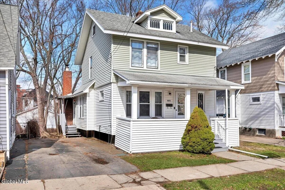 Photo of 1075 Keyes Avenue
