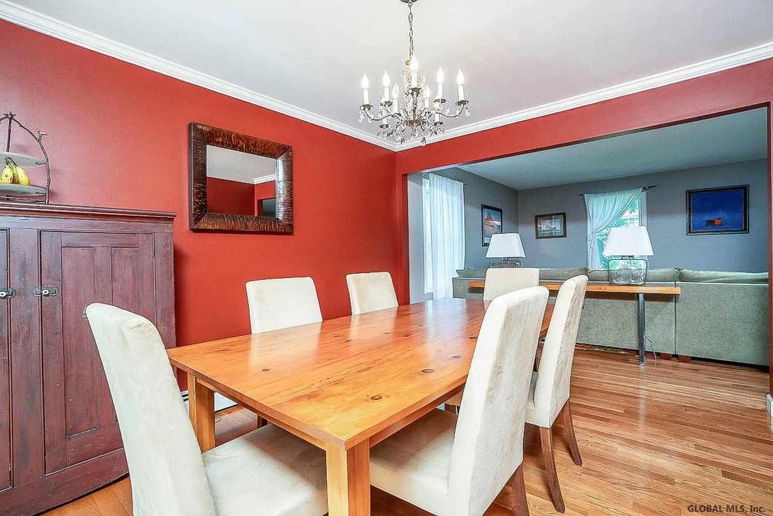 Photo of 31 OXFORD Circle