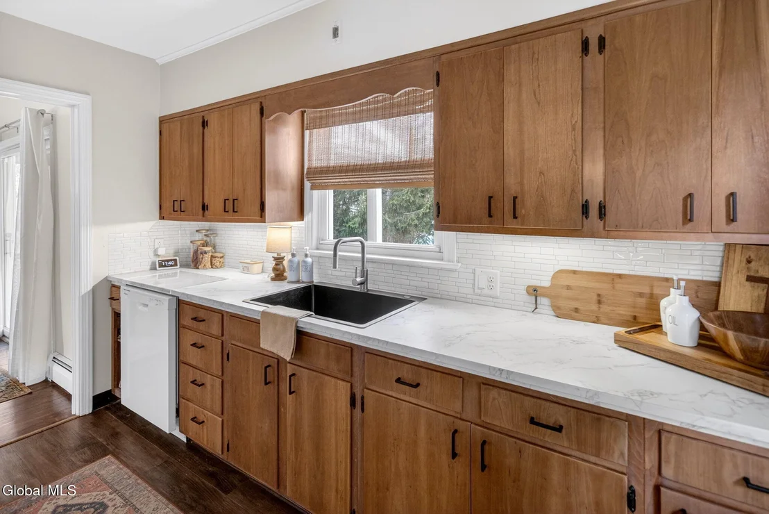 Photo of 32 Puritan Drive