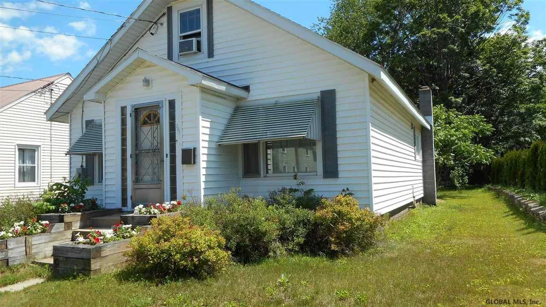 Photo of 341 CENTER Street