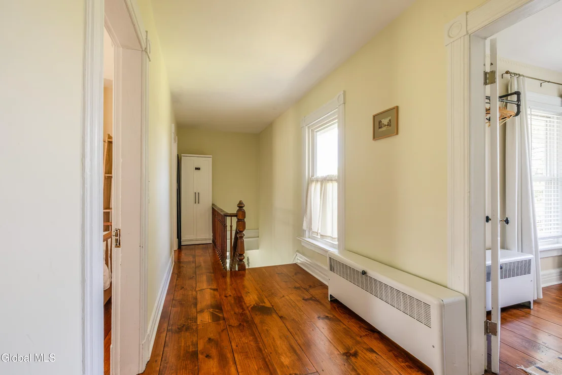 Photo of 725 New York 66