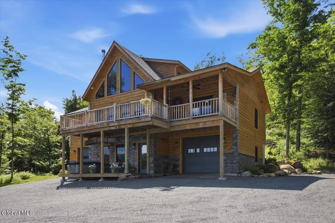 Photo of 1482 Tupper Road