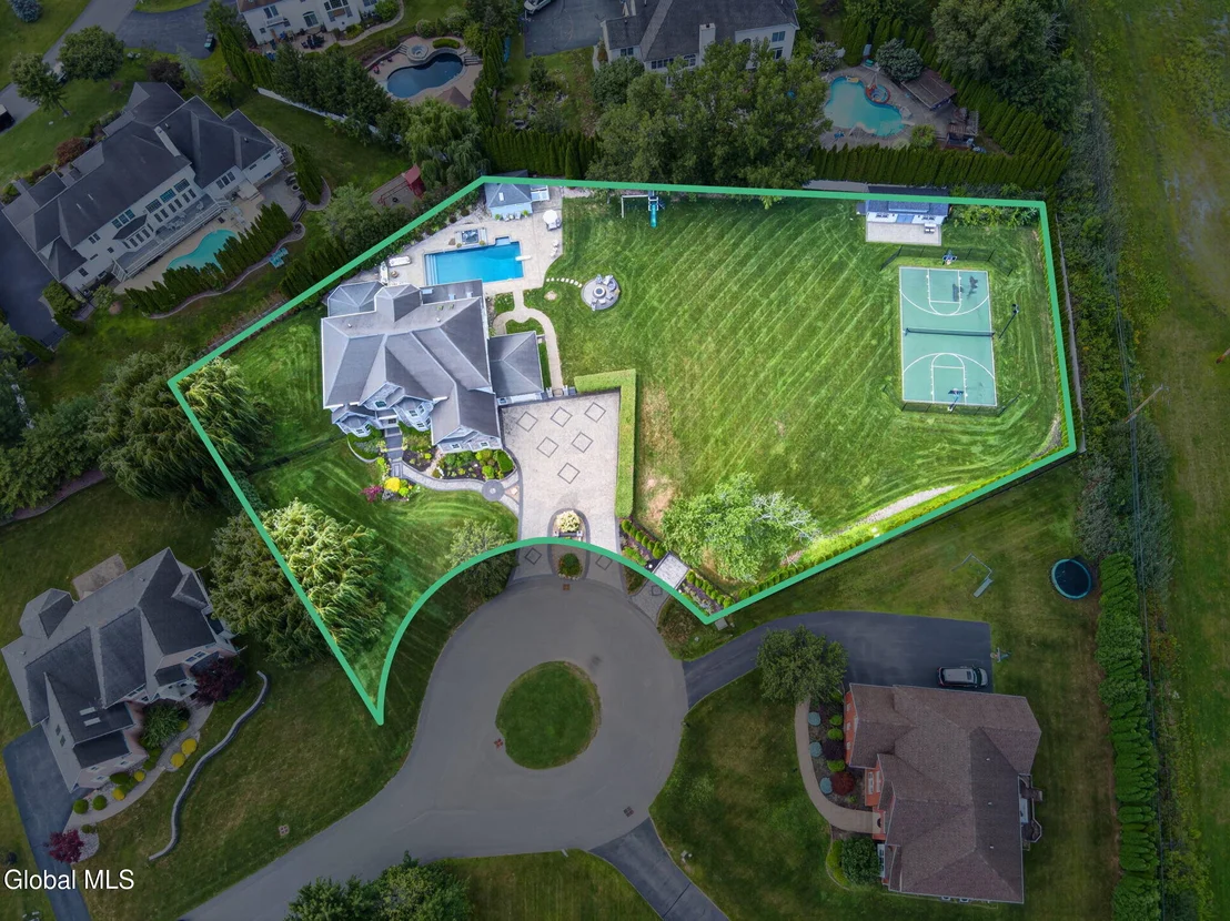 Photo of 245 Menlo Park Road
