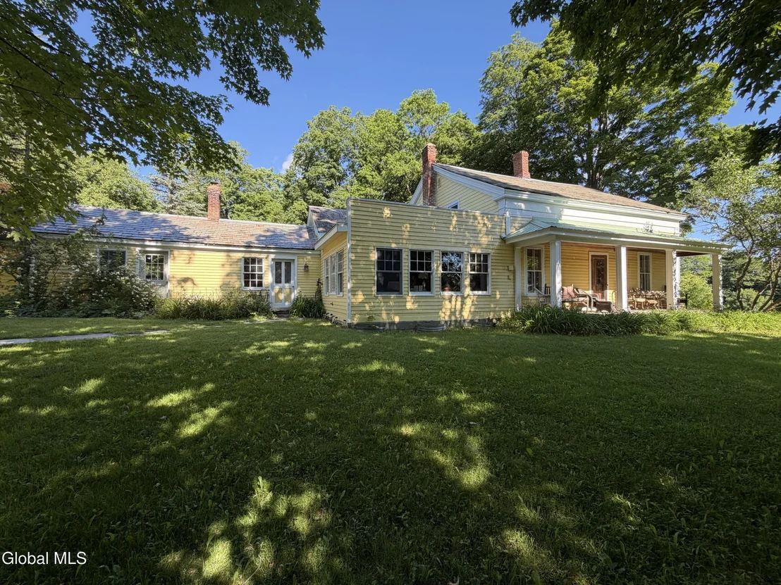 Photo of 2056 Creek Road
