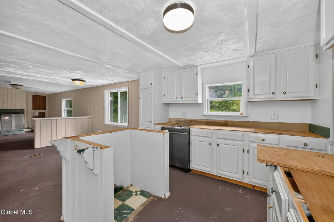 Photo of 683 Knickerbocker Road