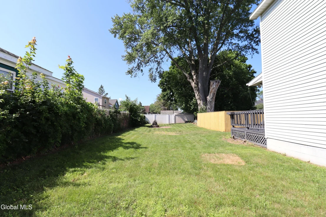 Photo of 319 Melrose Street