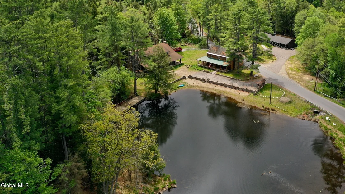 Photo of 746 Howe Road