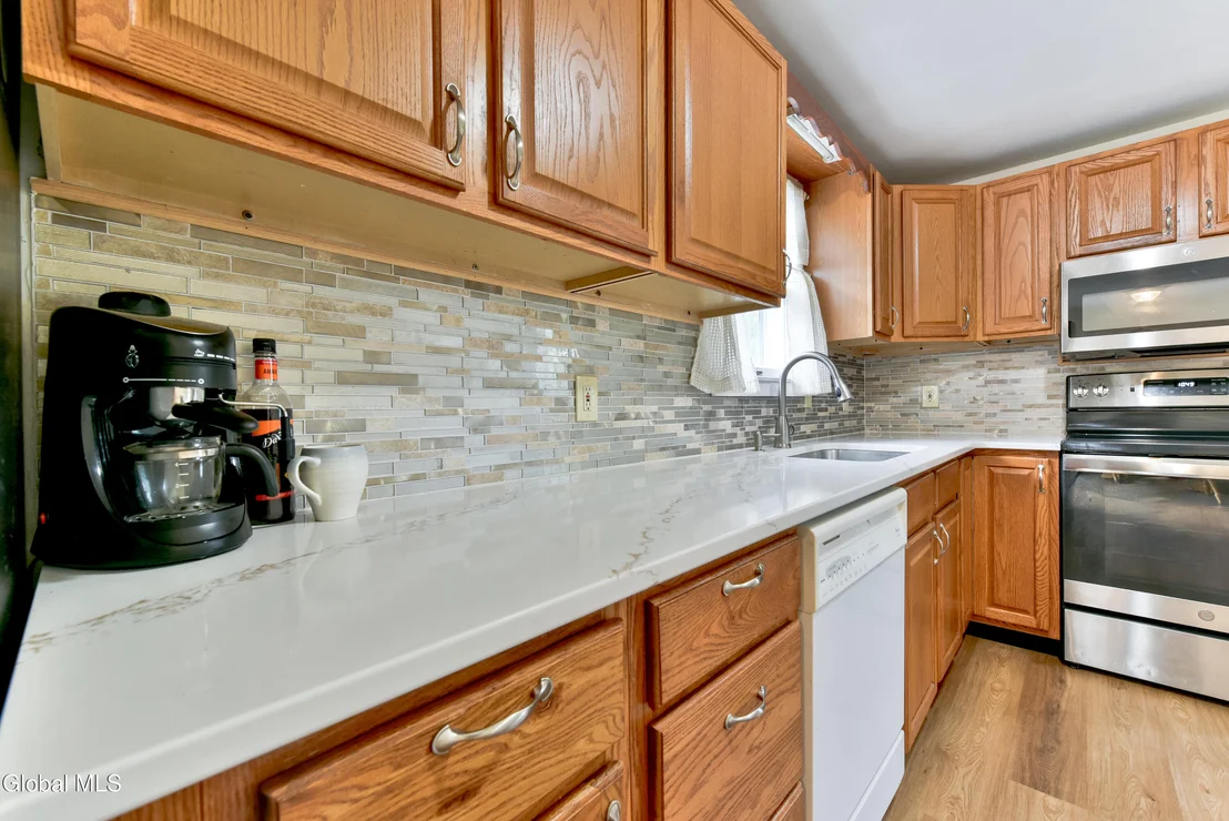 Photo of 455 Middle Road
