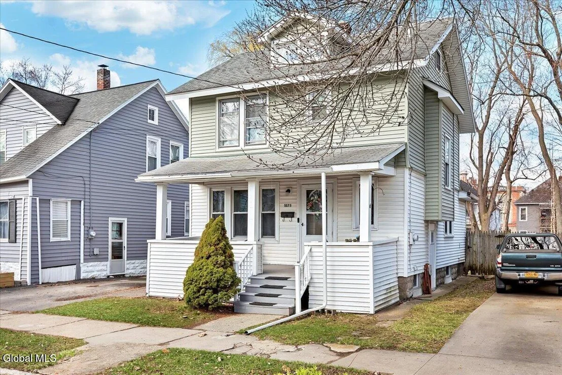 Photo of 1075 Keyes Avenue