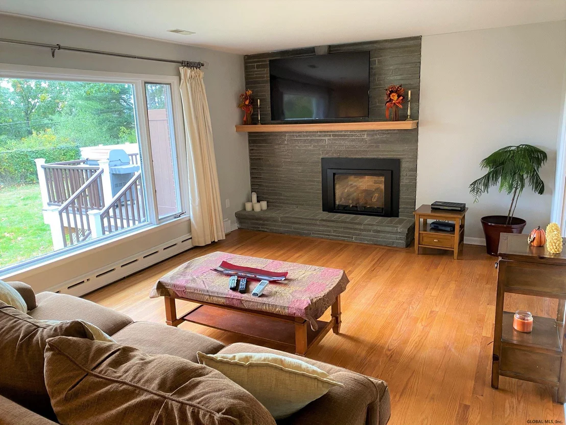 Photo of 120 SHAKER Road