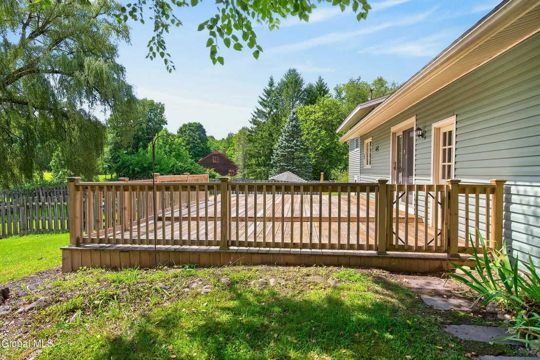 Photo of 137 Mammoth Spring Road