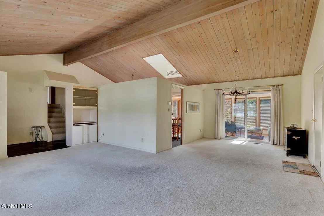 Photo of 109 Oakwood Drive