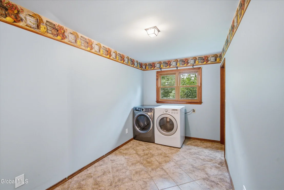 Photo of 1108 North Road