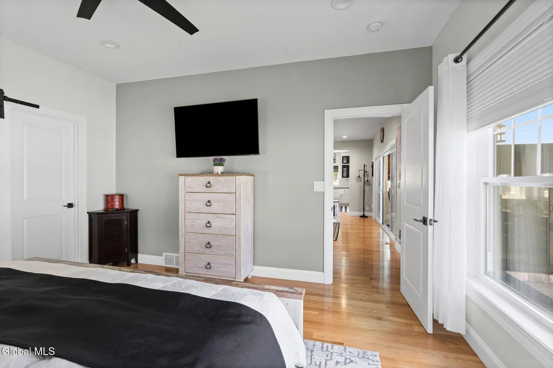 Photo of 1 Londonderry Way