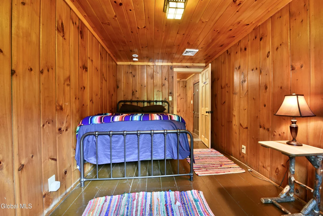 Photo of 746 Howe Road