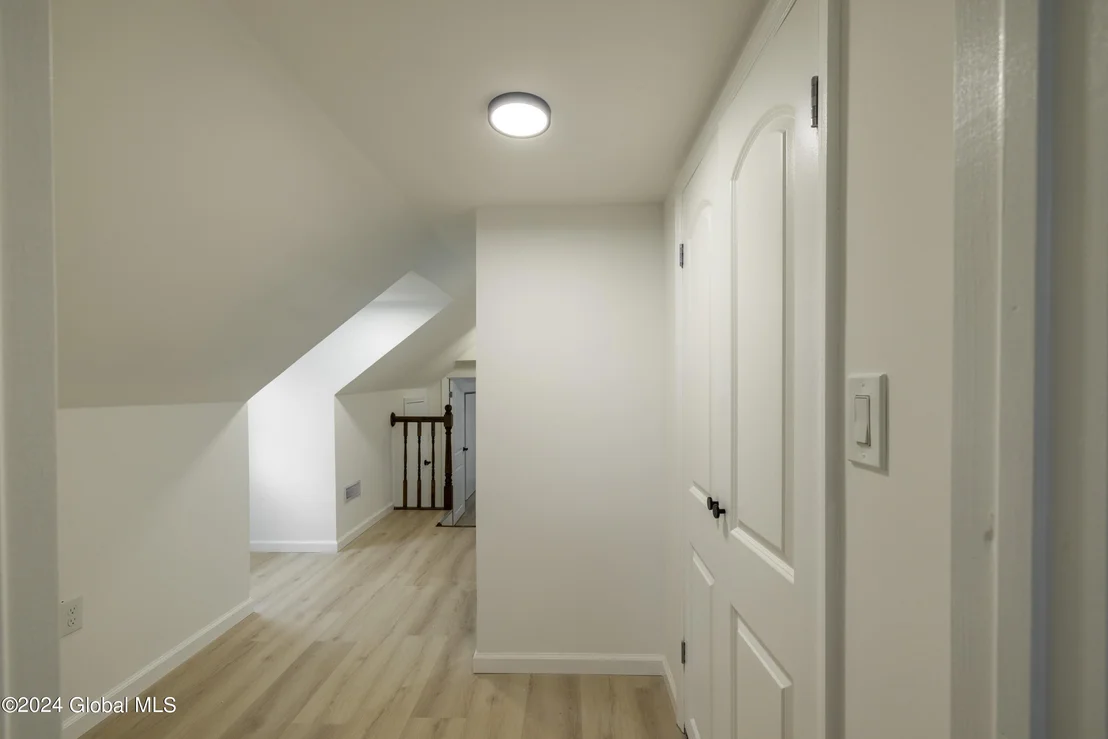 Photo of 1025 Peter Road