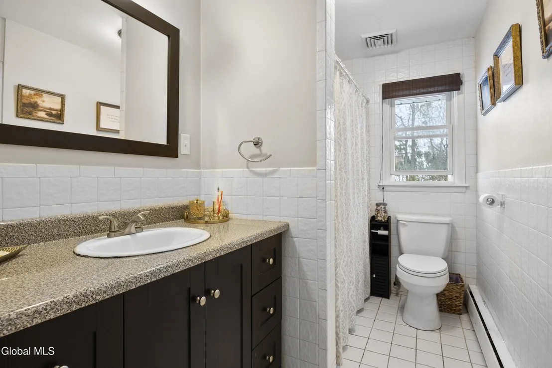 Photo of 27 Davis Avenue