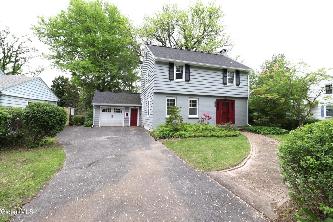 Photo of 2132 Niskayuna Drive