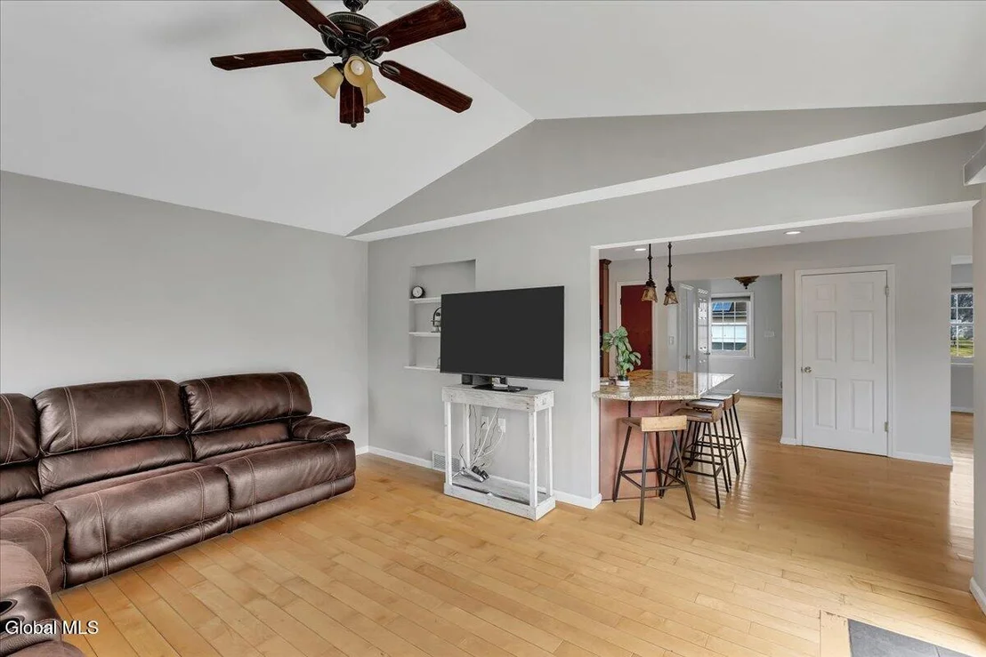 Photo of 128 Horizon Boulevard