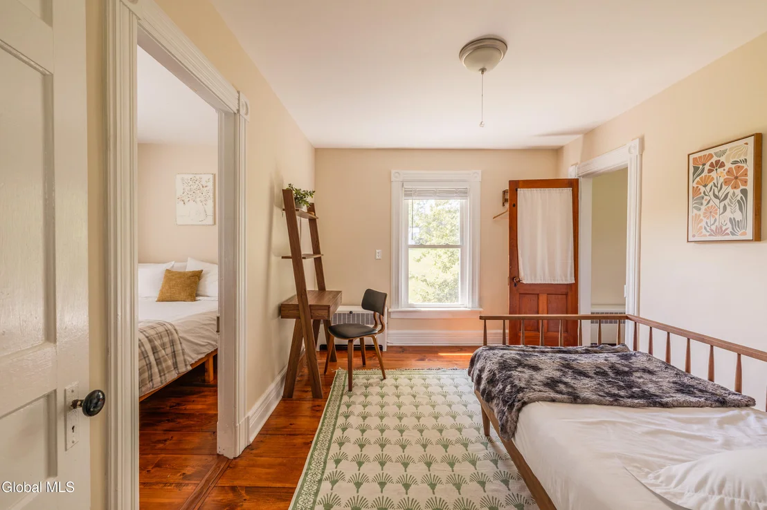 Photo of 725 New York 66