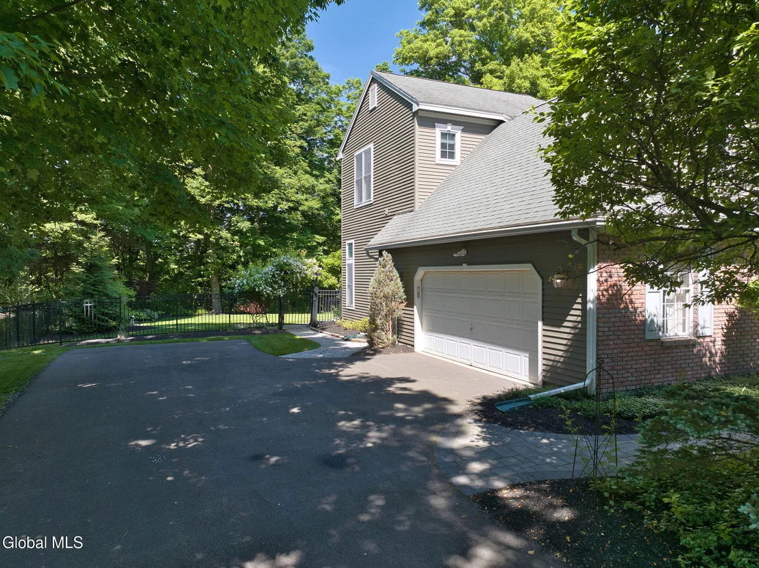 Photo of 10 Whitestone Way