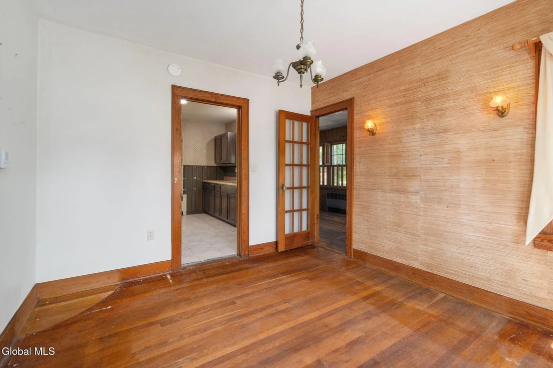 Photo of 122 Clinton Circle
